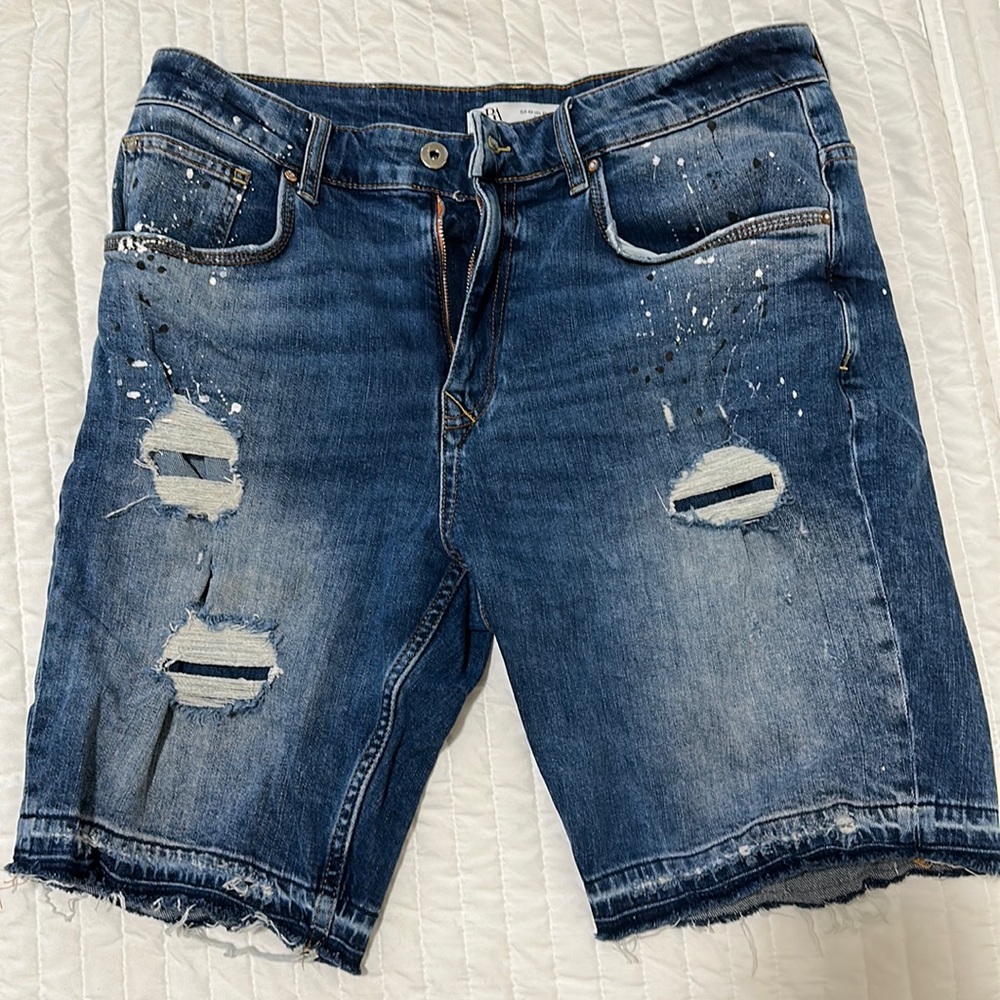 Distressed mens Zara shorts